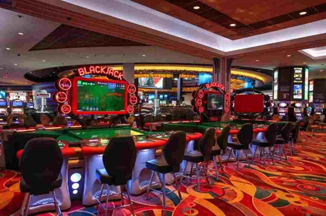 Không gian bài bạc hấp dẫn tại New World Casino Hotel