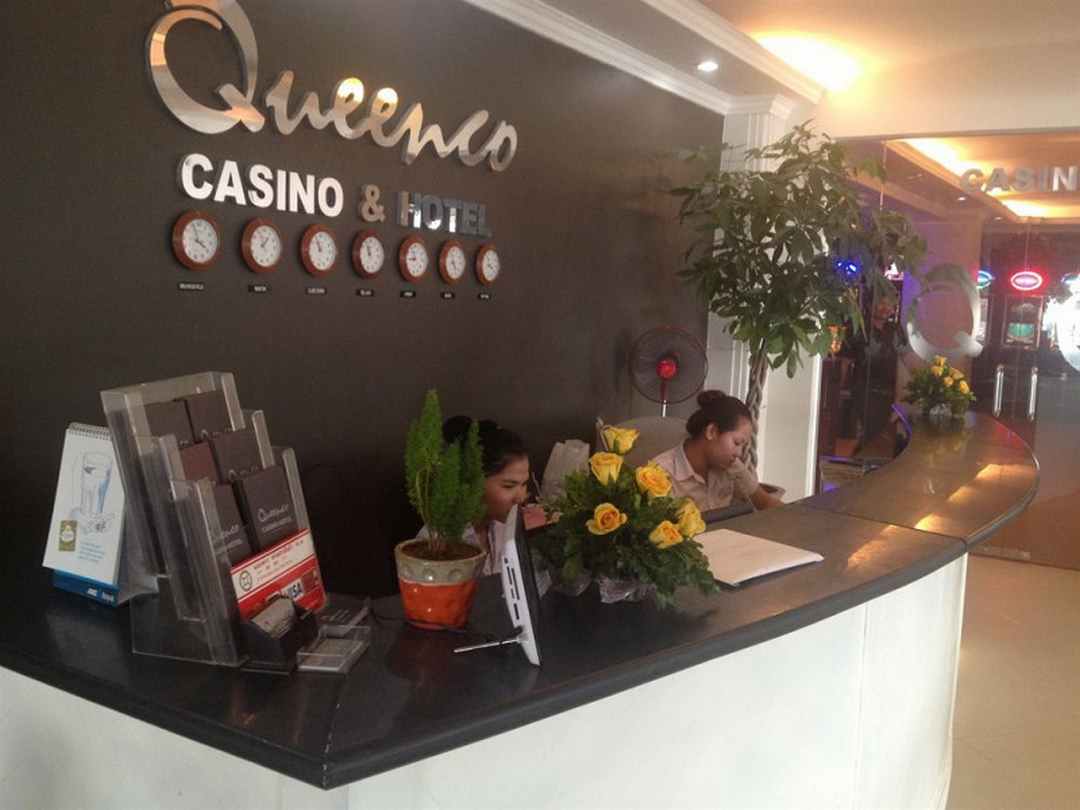 Đội ngũ nhân viên chuyên nghiệp của Queenco Hotel and Casino